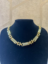 Load image into Gallery viewer, JAMIE NECKLACE IN CHRYSOLITE
